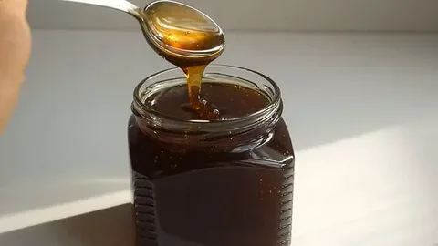 تصویر 3 از شیره خرما صنعتی با رنگ طبیعی و کیفیت تضمینی